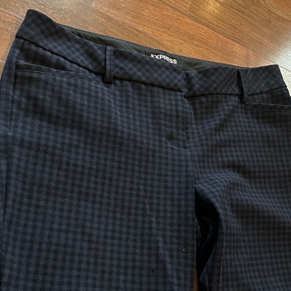Express Women's Gray Sweater with Black Pattern